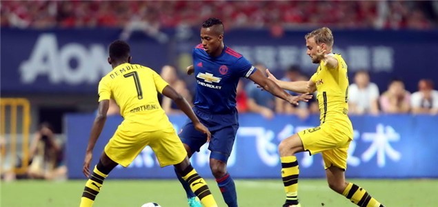 中都有亮眼 中都有亮眼