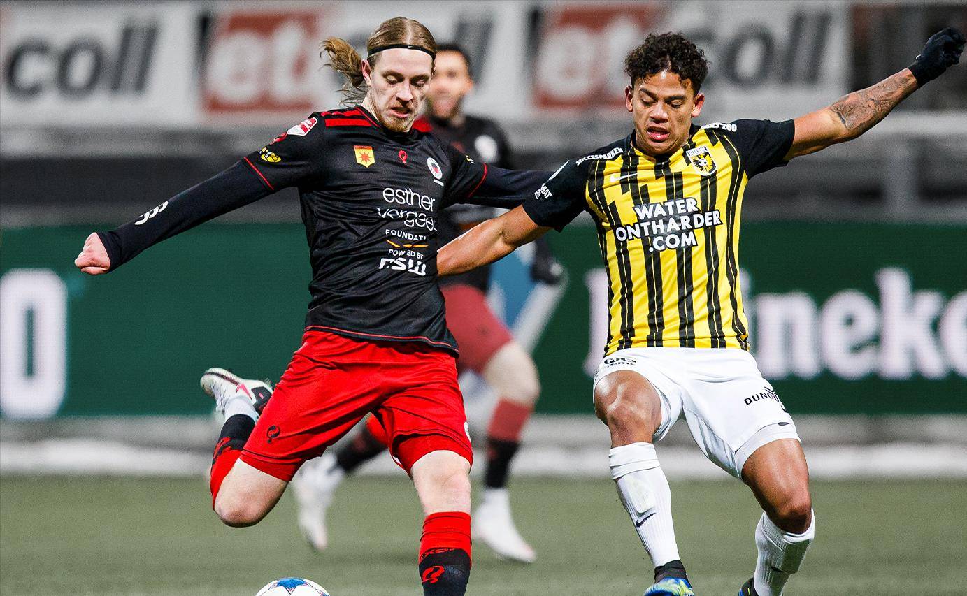 双方在场上 双方在场上